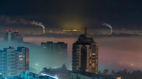 Fog over the night city. Time-lapse 库存影片 75686838