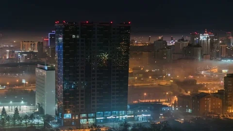 Fog over the night city. Time-lapse 스톡 동영상 75686850