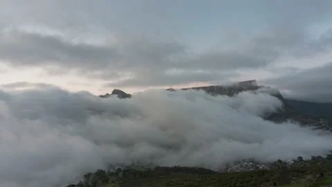Fog over Table Mountain Video stock 220786027