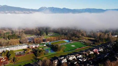 Fog Over West Point Grey Park (Trimble Park) In Vancouver, British Columbia Vidéo 331752509