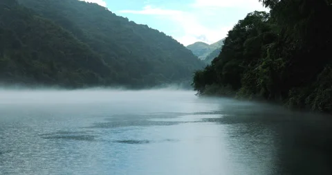 Fog overflowed the Xiaodong River Видео 295584923
