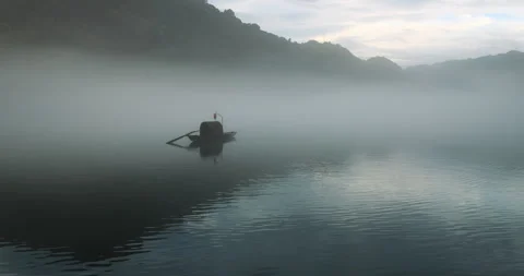 Fog overflowed the Xiaodong River Видео 295587653