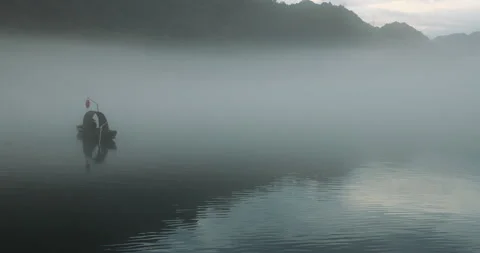 Fog overflowed the Xiaodong River Stock Footage 295593830