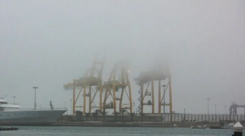 Fog on the port 库存影片 671501