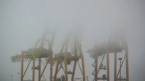 Fog on the port 库存影片 671530