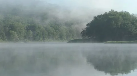 Fog Rising on Delaware River 動画素材 55449579