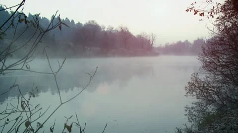 Fog on the river Video stock 8987691
