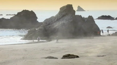 Fog rolling in at the beach 3-HD 스톡 동영상 787384