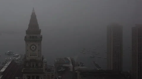 Fog rolls out over clocktower Video stock 33421168