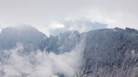 The fog surrounded by impregnable cliffs Video stock 61102710