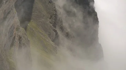 Fog transparent Clouds over the cliff Stock-Footage 87749839