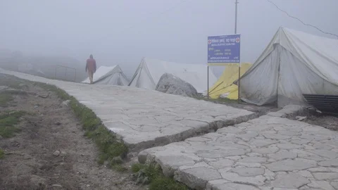 Fogg in hills editorial Vidéo 123271663