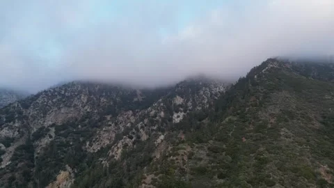 Foggy Cloudy Mountains (4) Vídeo Stock 264008181