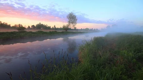Foggy dawn over a beautiful spring river Stock-Footage 78836459