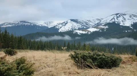 Foggy morning in mountains Stock Footage