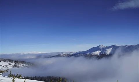 Foggy Mountain Inversion Time Lapse Video stock 105413868