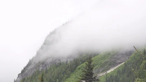 Foggy mountain time lapse Stock-Footage 105769201