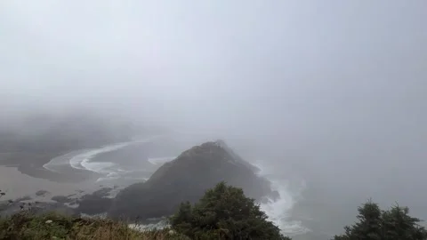 Foggy Oregon Coast with Ocean Waves at Heceta Head Video stock 342180515