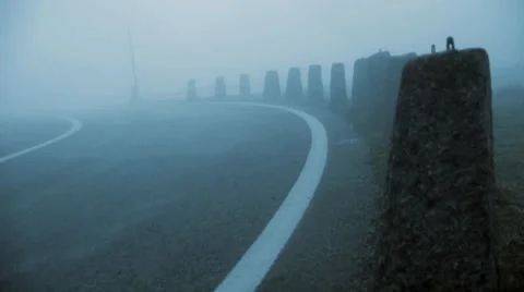 Foggy road. time lapse Stock-Footage 32132158
