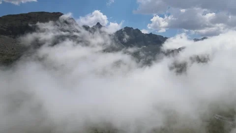 Foggy Smoky Mountains Vídeo Stock 334883604