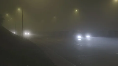 Foggy streets at night Video stock 99600955