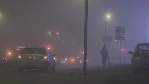 Foggy streets at night Video stock 99602572