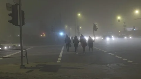 Foggy streets at night Video stock 99603759