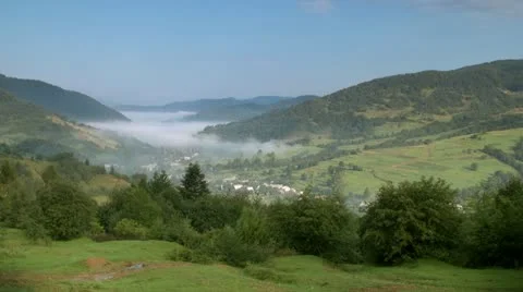 Foggy timelapse in mountains Video stock 12160812