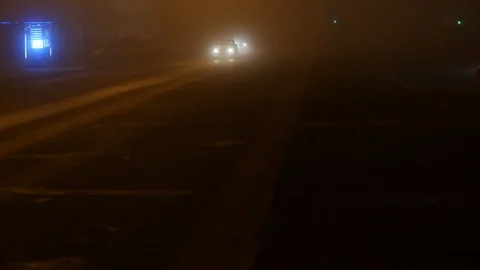Foggy urban landscape in the night 動画素材 87204667