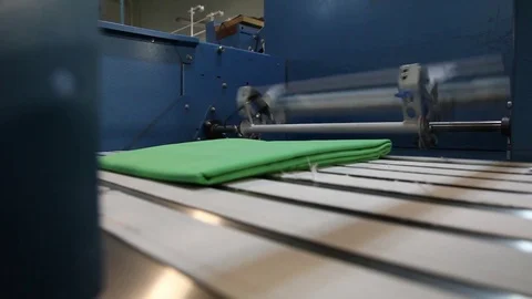 Folding machine releases the folded clothes 動画素材 71935950