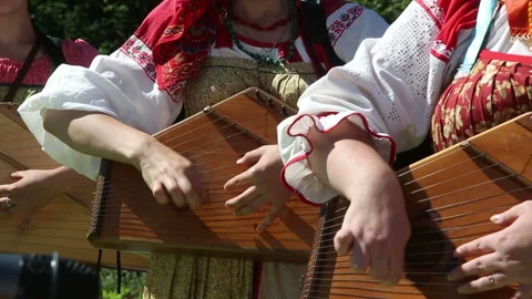 Folk group of young gusliars 스톡 동영상 148396662