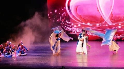 Folkloric dancers of India Stock Footage 127323292