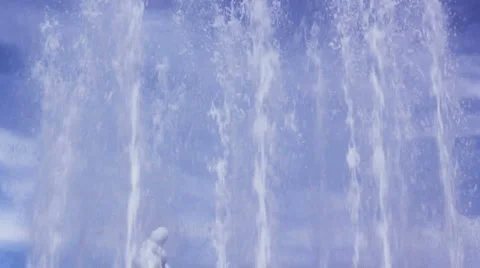 Fontain with water splashes Stock Footage 5503426