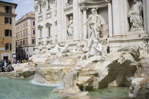 FONTANA TREVI CINQUE Photos
