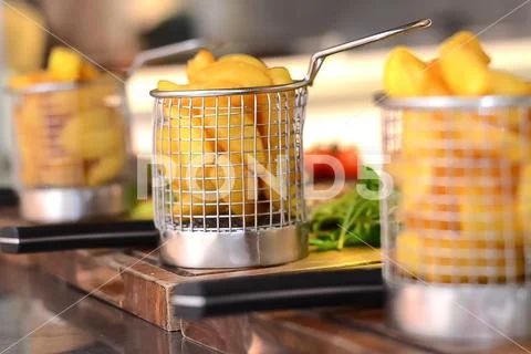 FOOD AND DRINK, RESTAURANT PREPARED FOOD AND CHEFS KITCHENS Stock Photos