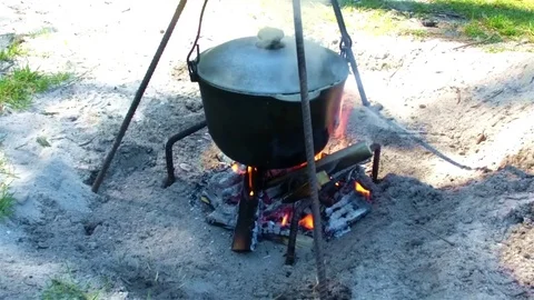 Food is cooking on fire 스톡 동영상 73626283