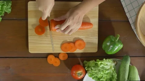 Food on the cutting board 库存影片 157873683