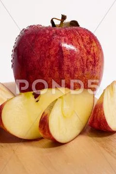 Food fruit apple cut diet disc eat fresh health Stock Photos