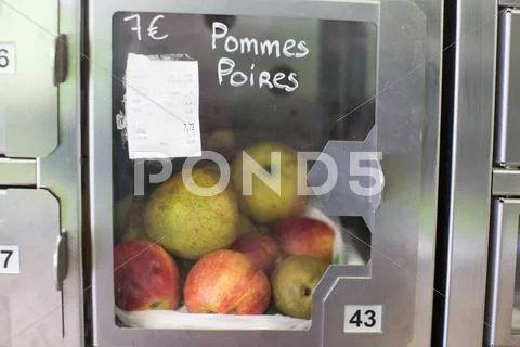 Food Locker Containing Apples And Pears In Self-Serve Grocery