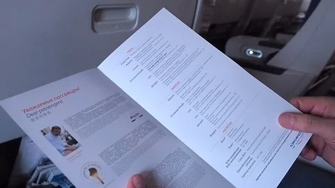 Food on the plane Video stock 106290145