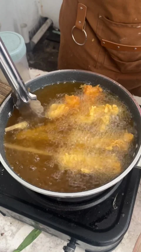 Food Preparation Frying in Progressing Kitchen Setting Видео 344608095