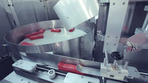 Food processing plant; bottles; Vídeo Stock 35849056