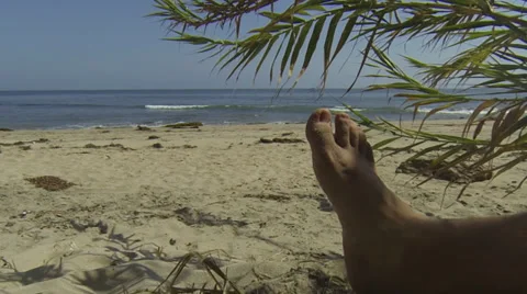 Foot at beach Vídeo Stock 38003571