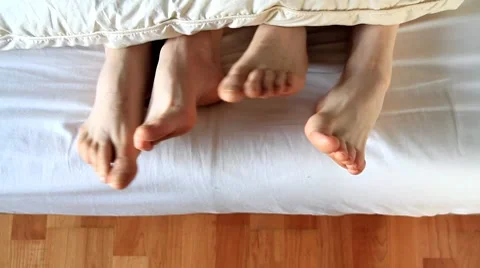 Foot crossing Video stock 8556968