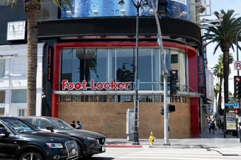 Foot Locker Store Boarded Up Stock Photos