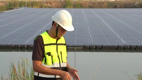 Footage 4K: Middle Eastern Arabs inspecting solar farms with engineers Stock Footage 232487382
