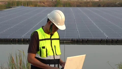 Footage 4K: Middle Eastern Arabs inspecting solar farms with engineers Stock Footage 232489318