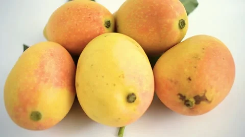 Footage of fresh mango fruit on a white background Stock-Footage 164421908