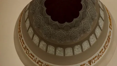 Footage of interior view of pillar inside Sheikh Zayed Grand mosque Stock Footage 157600010