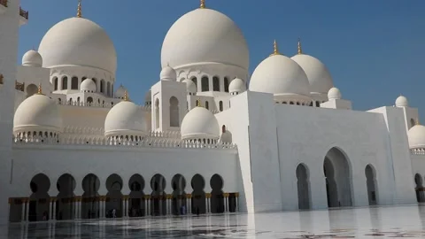Footage of interior view of Sheikh Zayed Grand mosque Stock Footage 157600017
